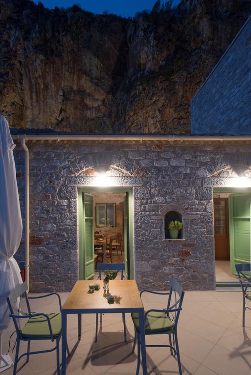 Alkyon Seaside Apartment Néon Oítilon