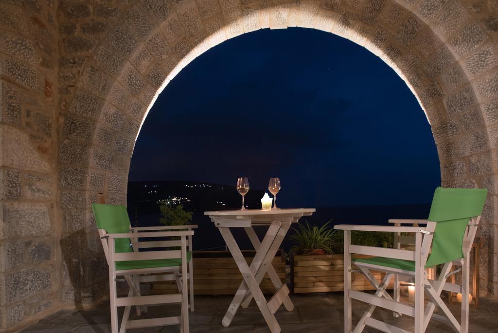 Alkyon Seaside Apartment Néon Oítilon