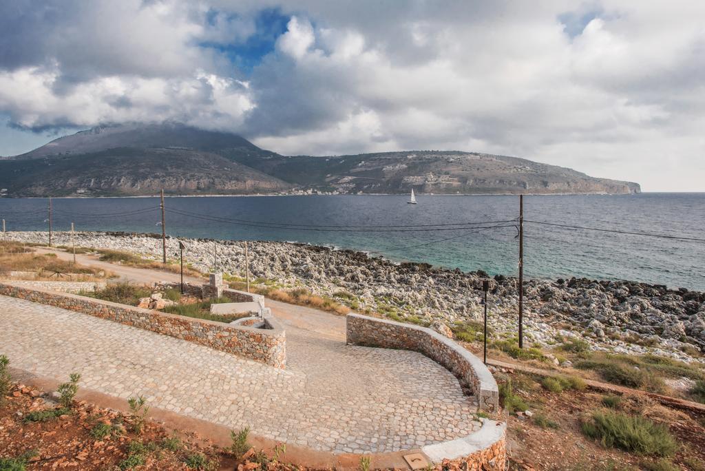 Alkyon Seaside Apartamento Néon Oítilon